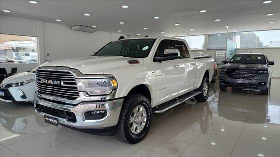 RAM 3500 6.7 I6 TURBO DIESEL LARAMIE CD 4X4 AUTOMÁTICO